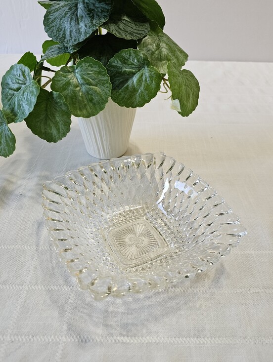 Other - Vintage Indiana Glass Diamond-Cut Decorative Serving Bowl